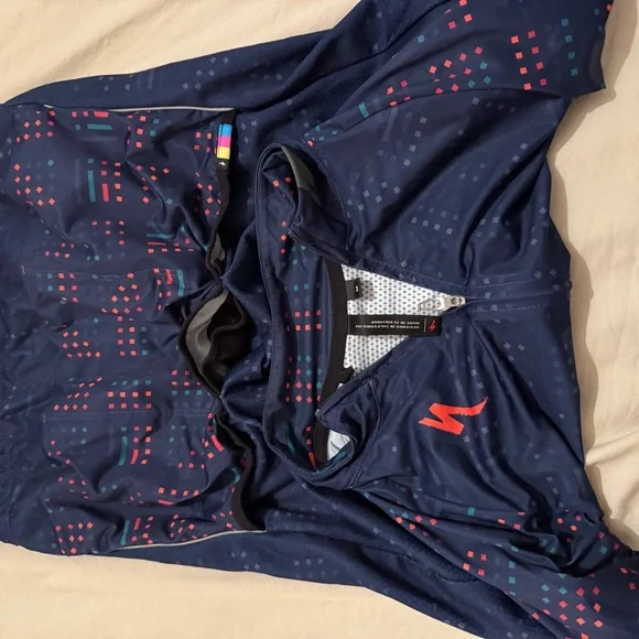 Specialized Jersey, Bib, & Vest Cycling Bundle - Picture 8 of 12